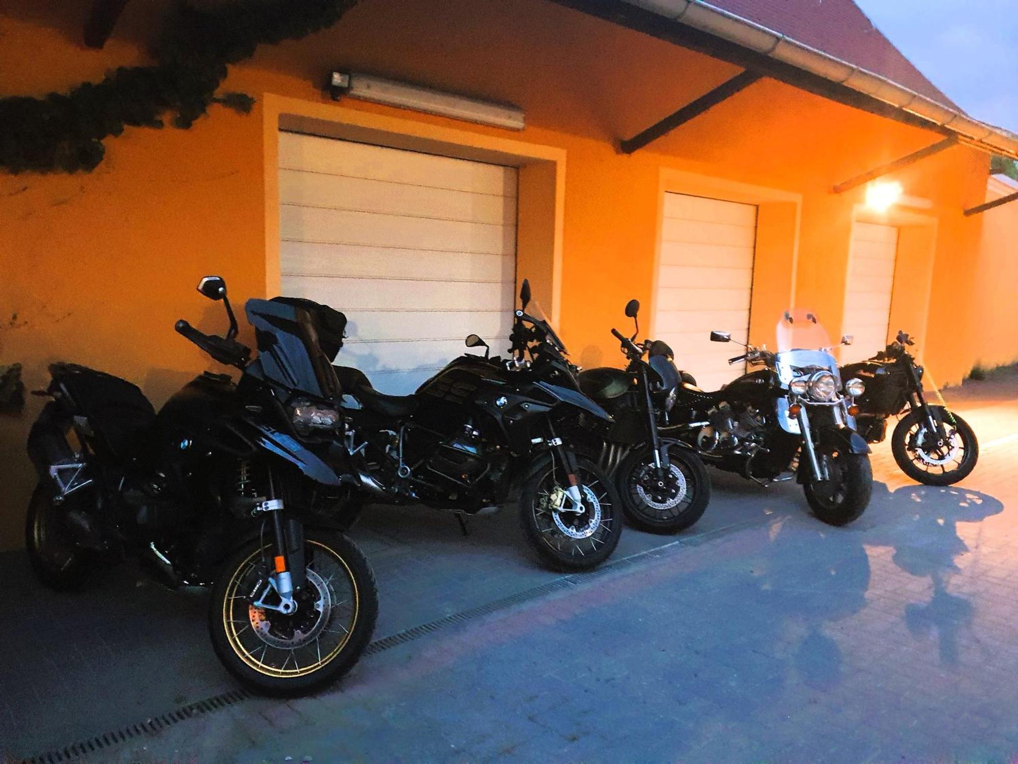 Hotel-Pension Gruene Linde デーリッチュ エクステリア 写真